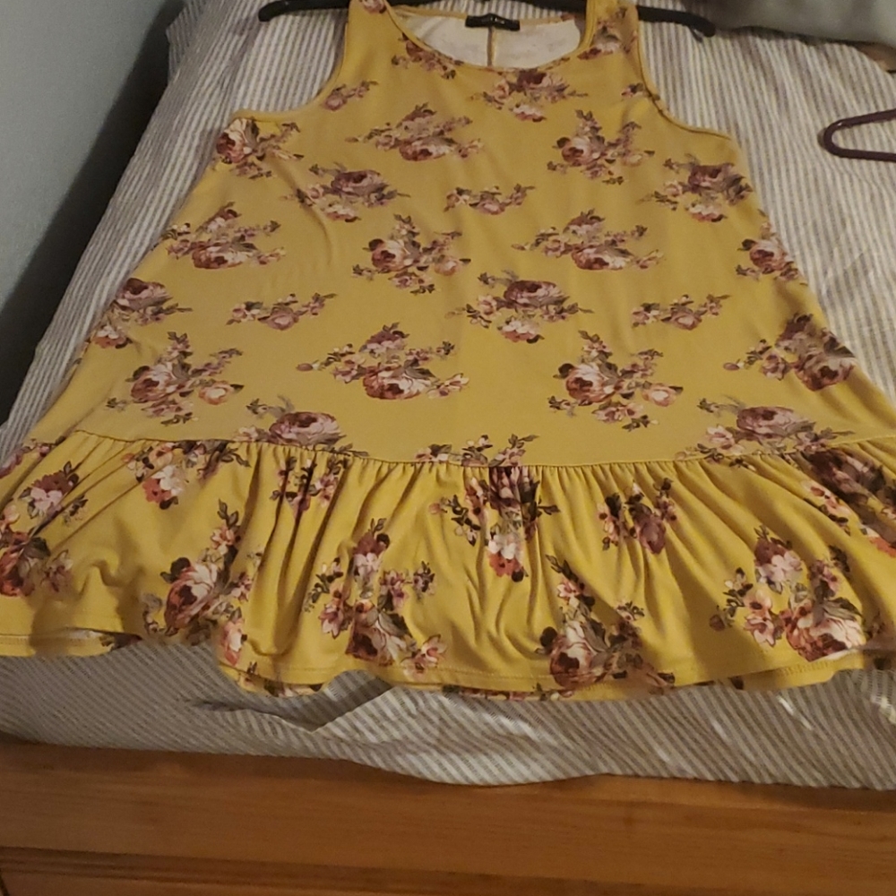 Floral tank top dress in excellent condition
